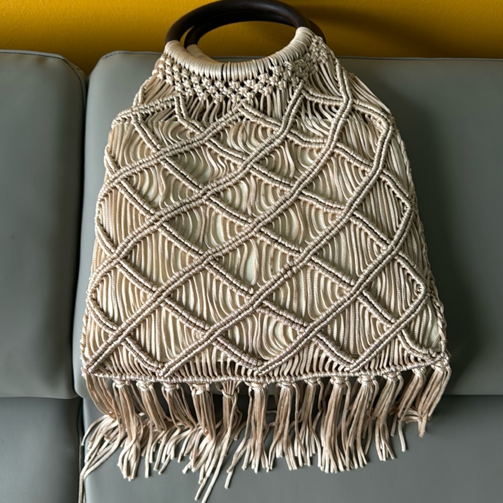 INC Bangle International Concepts INC
Miyya Fringe Woven Bangle bag Natural